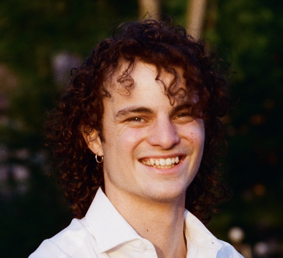 Sam Abbott headshot